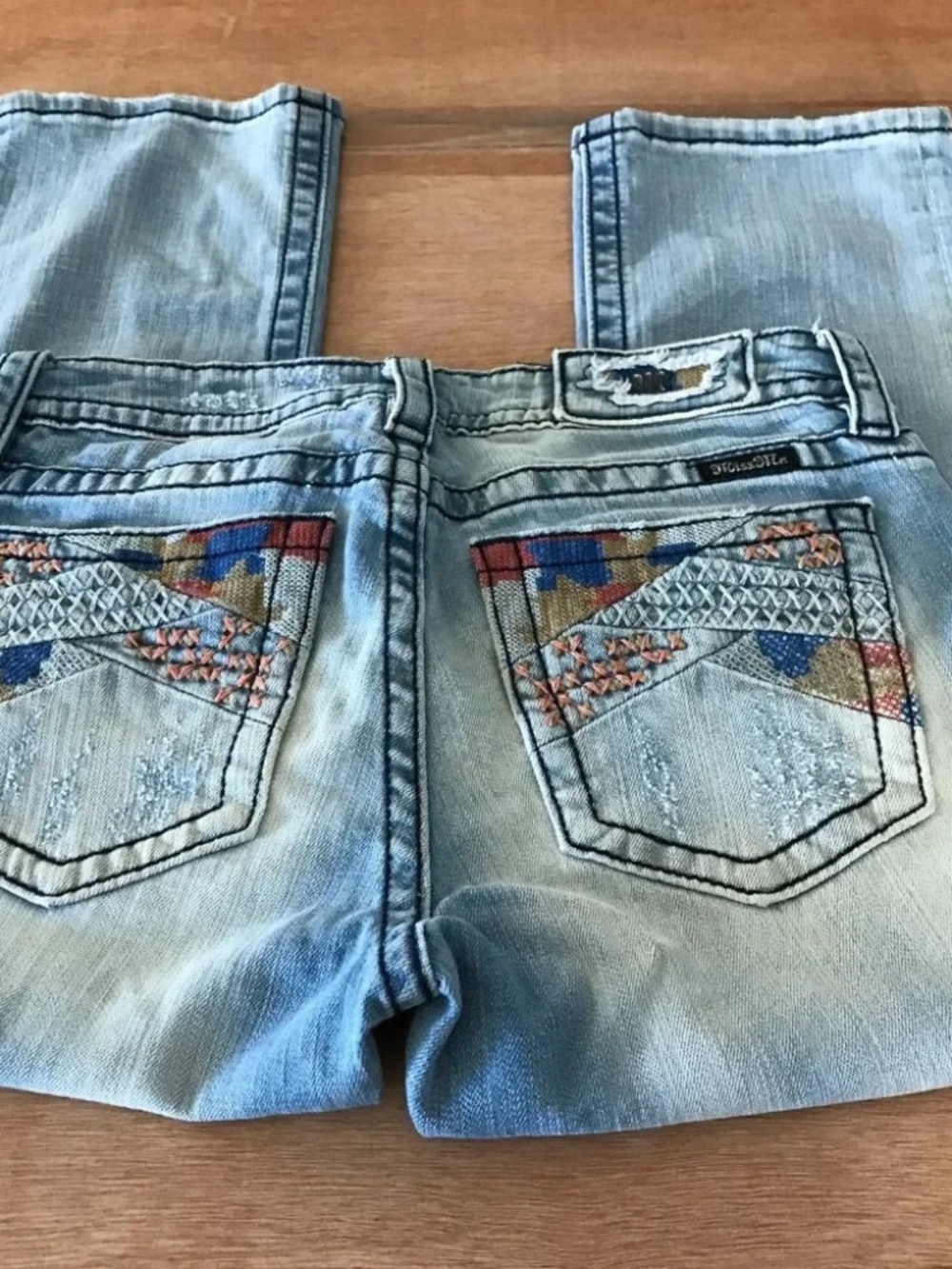 Miss Me Size 28 Capri Jeans Low Rise Distressed Embroidered 17200 lot6465